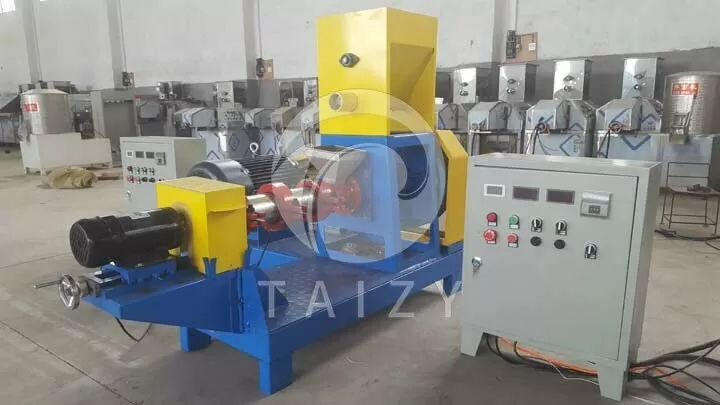Machine À Granuler Les Aliments Pour Poissons Au Nigeria 1 Fish feed pellet machine