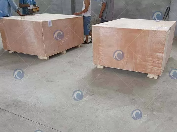 wooden case packing of fish food extruder