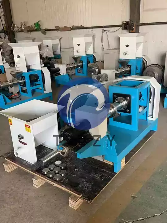 Fish pellet making machine