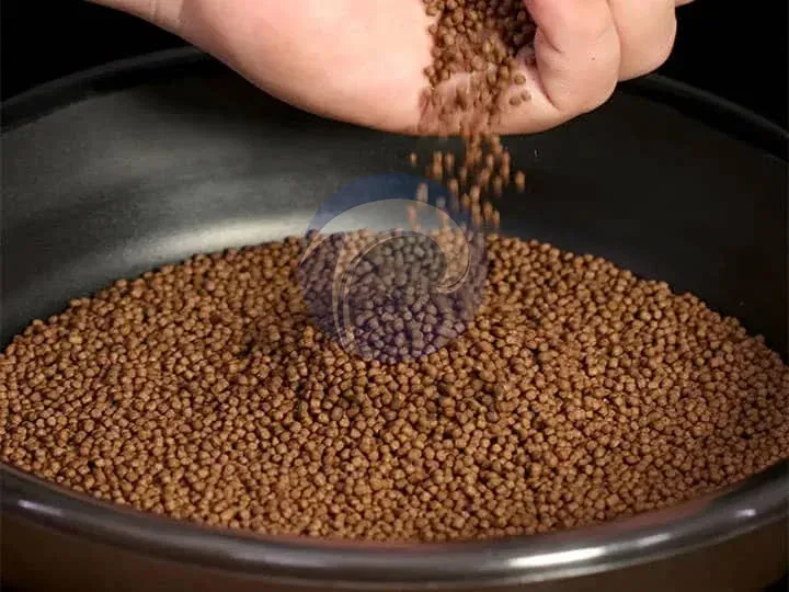 floating fish feed pellet homemade