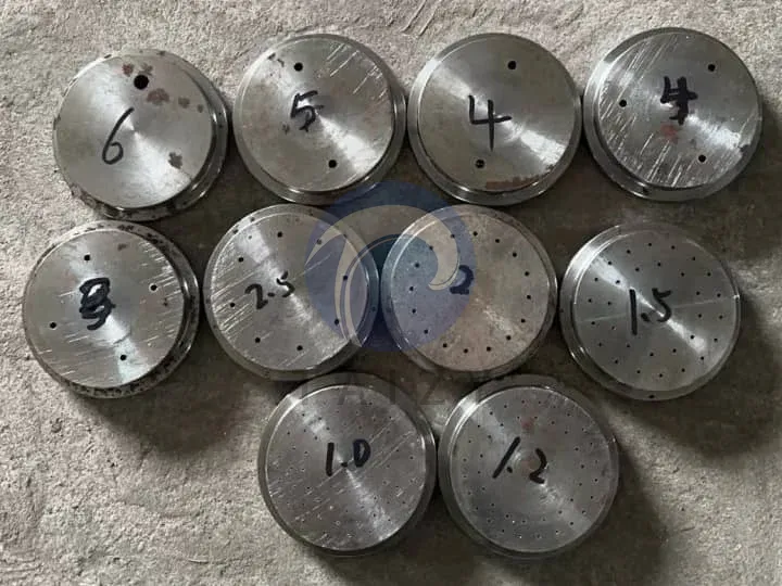 molds of different sizes