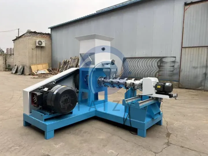 машина для производства кормов для домашних животных