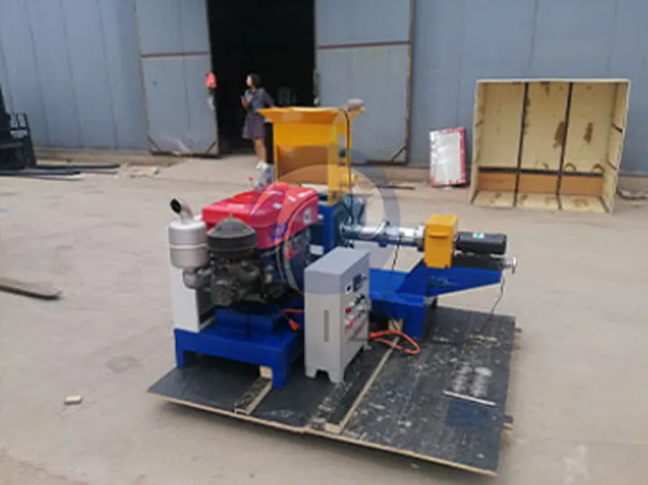 Fish feed pellet mill exported to Ghana