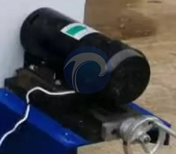The length of the feed
pellets can be adjusted.